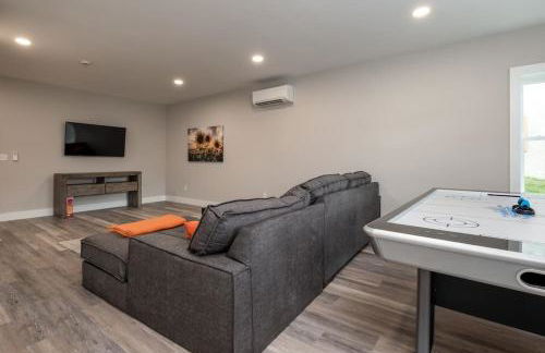 Walkable Downtown 5BR - Hot Tub and Resort Access - Foto 26