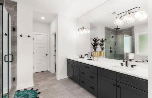 Huge Rooftop Patio at this Stunning Spacious House - Foto 24