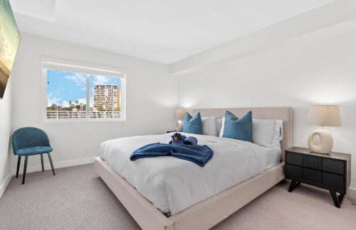 Serenity Over the Sails - A 2-Bedroom Escape w Stunning Marina Views - Foto 6