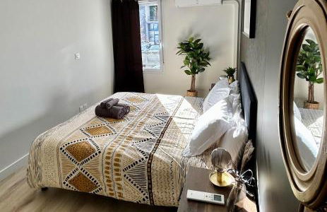 Modern 1 Bdr + Balcony + Free Parking + AC + Pool - Foto 12