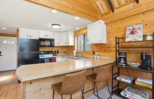 Dog-Friendly A-Frame with Hot Tub and Firepit - Foto 44