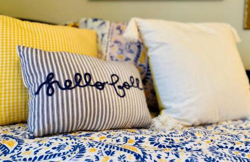 Bohemian Family Friendly 2BR Home-Near Biltmore - Foto 17