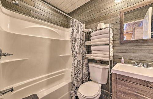 Lovely Elmira Cabin with Deck, 18 Mi to Gaylord - Foto 21