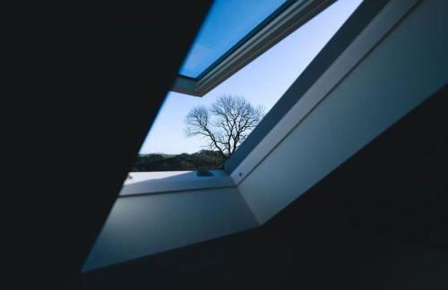 Luxury newly converted oak cottage with hot tub - Foto 33