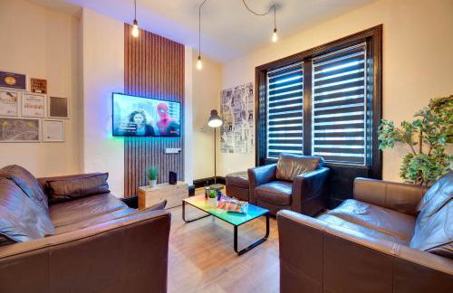 Newcastle CITY APT35,FREE STREET PARKING,4 BEDROOM HOUSE,8 SINGLE BEDS,FULL KITCHEN,ALL ROOMS WITH TVs,NETFLIX - Photo 1