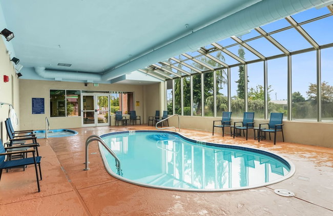 Medallion Inn & Suites - Foto 42