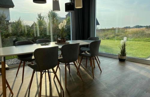 HausLIEBLINGSPLATZ - am Meer - Luxus Villa mit 4 Schlafzimmern, 3 Badezimmern Sauna, Kamin, Weber-Grill und Wallbox - Foto 25