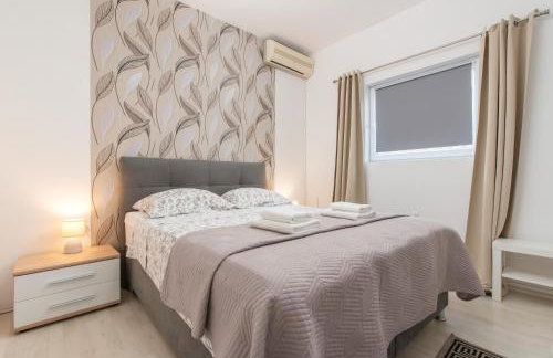 Luxury Villa Kristina with Heated Pool near Omis for 12 Guests - Foto 35