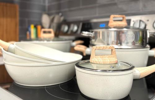 3BR Oasis DT ORL, Full Kitchen & Fenced Yard! - Foto 21