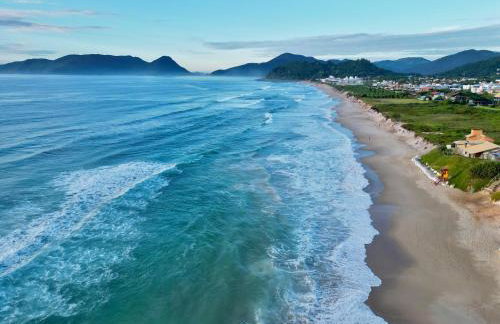 Casa brasileira frente mar conforto e exclusividade com estacionamento - Foto 11