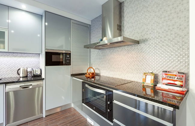 Private Modern Home, Fully Equipped, Near Historic Braga Centre - Photo 16