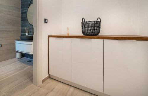 Villa Marina with a Pool - Foto 34