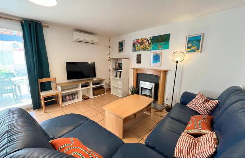 Belle villa entièrement climatisée 4 chambres 10 couchages, fibre WIFI, 2 terrasses parking privatif dans résidence sécurisée piscine commune 800 m de la mer LRCS69 - Foto 10