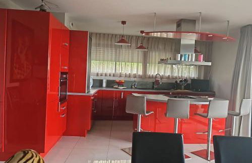 Petit Paradis à Bandol t4 piscine clim Parking Fibre Coffre-fort - Foto 7