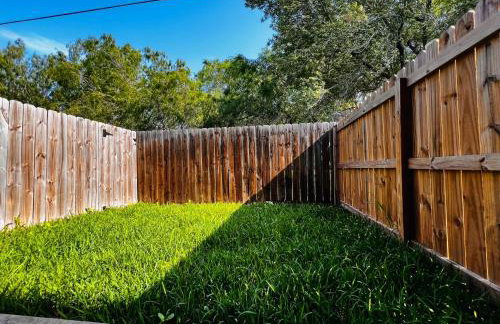 Hummingbird Haven 7 w King bed free parking Patio - Foto 12