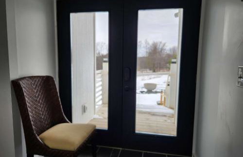 the Sugar Cube, a stunning, spacious, and modern villa with an orchard maze - Foto 11