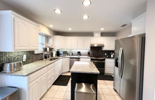 Swim Spa Billiards in Pineforest Spacious Home - Foto 16