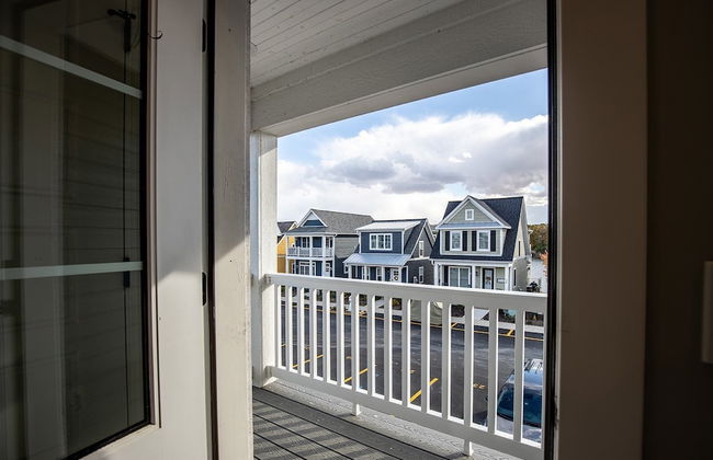 Hook, Wine, & Sinker - Photo 19