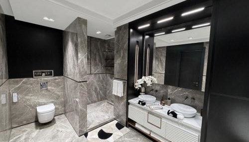 Royal Penthouse Berlin - Photo 5, towels, Shower