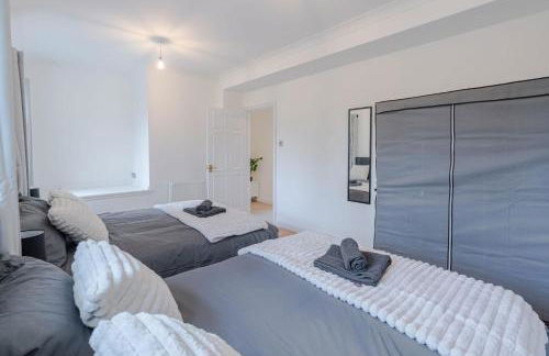 Cosy 3BR House by D3 Short Stay, Sleeps 8, Free on-site Parking & Garden - Foto 25
