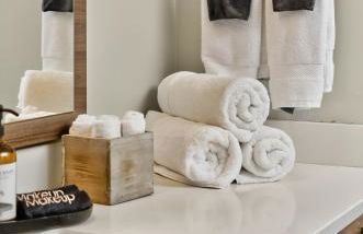 Spacious 1BR loft with flexible group sleeping - Foto 22