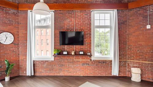 Jennifer's Historic Riverfront Loft City Views - Foto 4