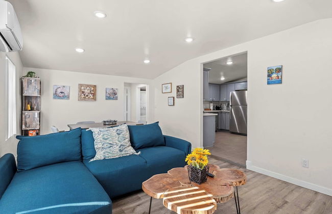 Charming Escape With Stylish Decor & Outdoor Space - Foto 23