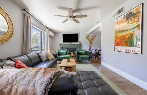 Scenic Mountain Getaway by the Park - Foto 35