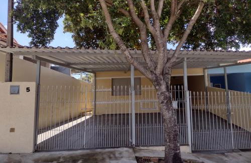 Casa na área central com 3 quartos - Foto 2