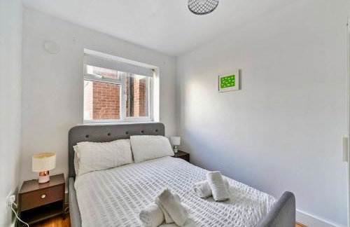 Serene 2 Bedroom Flat Free Off-Street Parking 1 ELWB Van Close to Tube - Foto 6