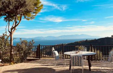 Peloponnese Hideout - White house with the sea view - Photo 2