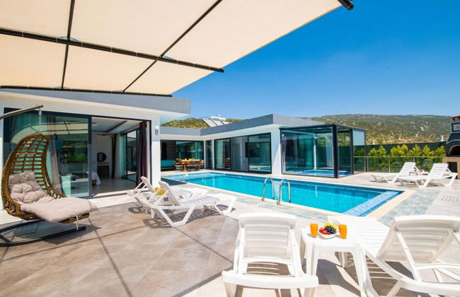 Dreamy Villa With Private Pool and Jacuzzi in Kas - Foto 28