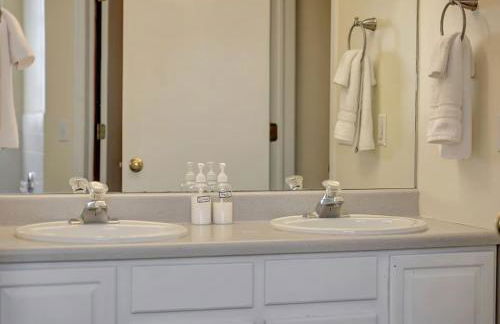 Massive 6 bedroom in a great area - Foto 17