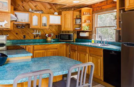 PoolHot Tub Firepit Near Hikes Shops Dining Cragswood Lodge by AvantStay - Foto 10