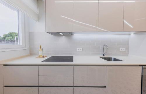 Modern 2BR Apt with Patio & AC - 0E - Foto 5