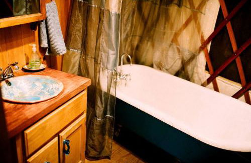 Magical Marshall Accommodation Ideal for a Peaceful Getaway in North Carolina - Foto 9