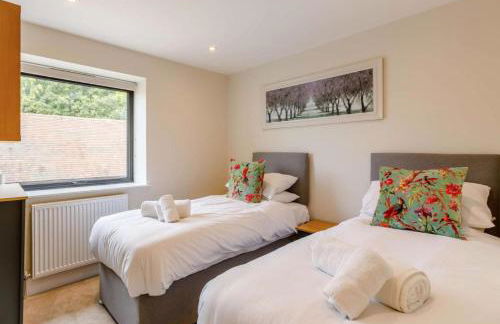 Fawn Cottage Disabled Adapted 3 Bedroom hot tub - Photo 22