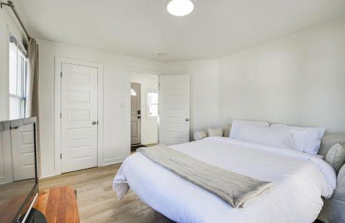 Shop, Dine and Unwind Oak Park Home with Private Yard - Foto 11