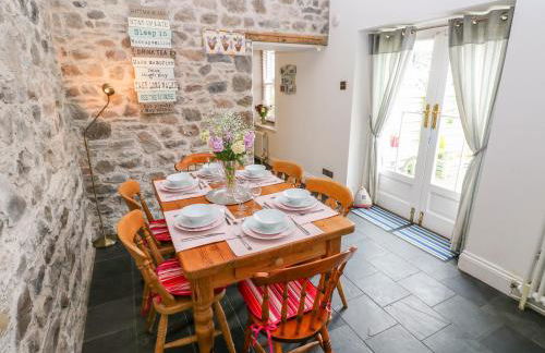 Castle School House - Photo 10