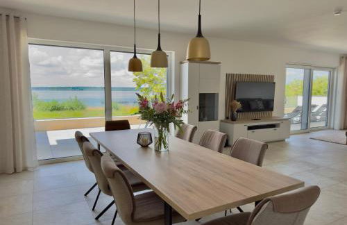 luxuriöse Villa Möwengeflüster - 220qm große Ferienwohnung für bis zu 8 Gästen mit Sauna direkt am Goitzschesee - Foto 6