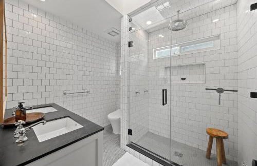 New Listing Midcity West Villa by Colby & Conrad - Foto 16