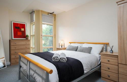 Brimmond Homes - nr to Univ, Hospitals, o2 Apollo, PLAB & 7 mins to City Centre - Stylish, Modern & Secure 2 Bed, 2 Bath Apt with Allocated Free Parking - Foto 43