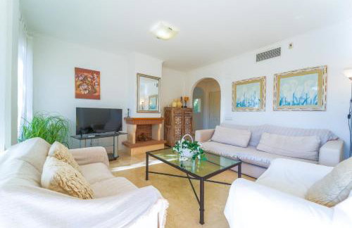 Altea Hills 3BR House with Private Garden - Photo 17