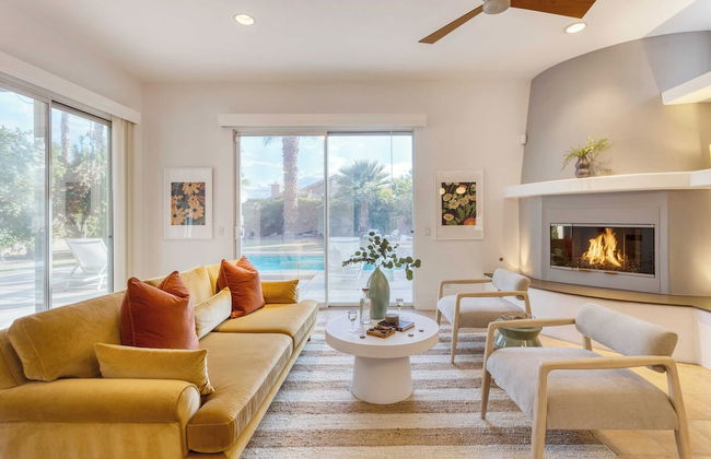 Pool + Hot Tub, Yard, Games Chic Midcentury Design Painted Sand by Avantstay - Photo 3