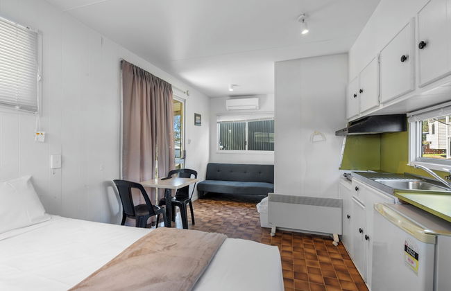 Crows Nest Tourist Park - Photo 38