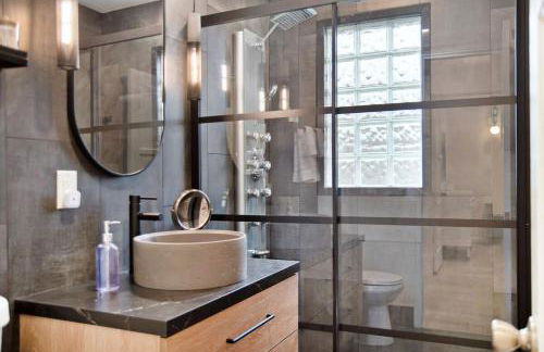 Adorable 2BR Hot Tub Close to Attractions - Foto 6