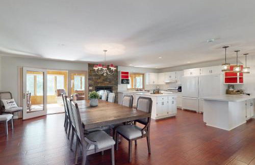 The 19th Hole Lakeside - Photo 6