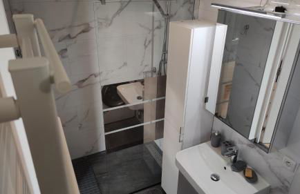 The Little Oak - tiny house with bed on mezzanine & terrace - from 1 to 4 p Disney, Paris & CDG - Foto 6