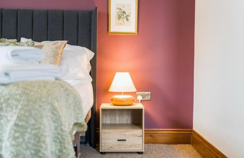 #111 New Farm with hot tub and Sauna - Sleeps 18 - Near Elmore Park - " Perfect for Contractors and Families - Parking space for 10 cars" - Foto 75