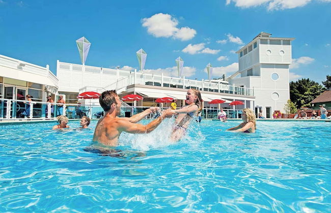 Seaside 6-person Caravan at Rockley Park - Foto 12